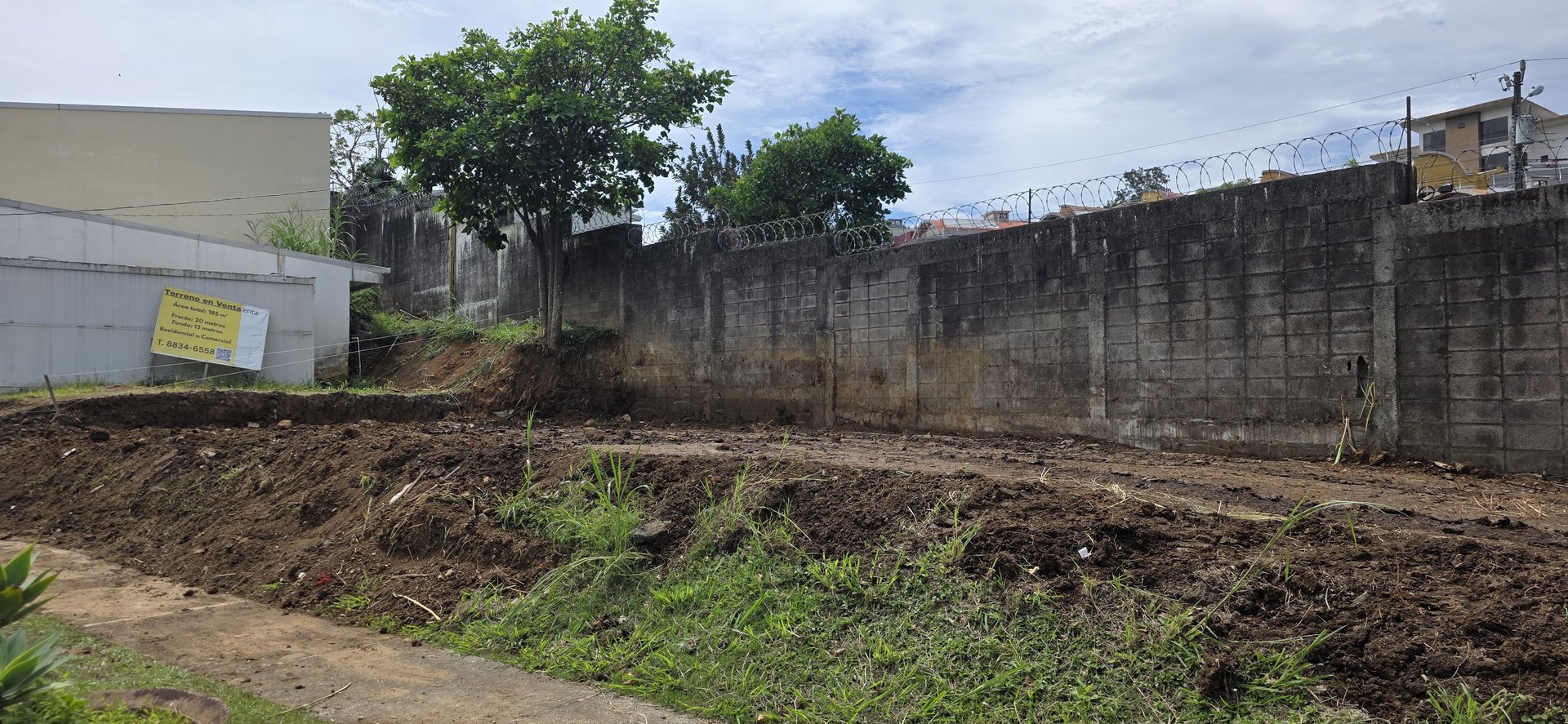Lote en Venta 185 m² — Frente 10 m, Fondo 18 m, Residencial o Comercial